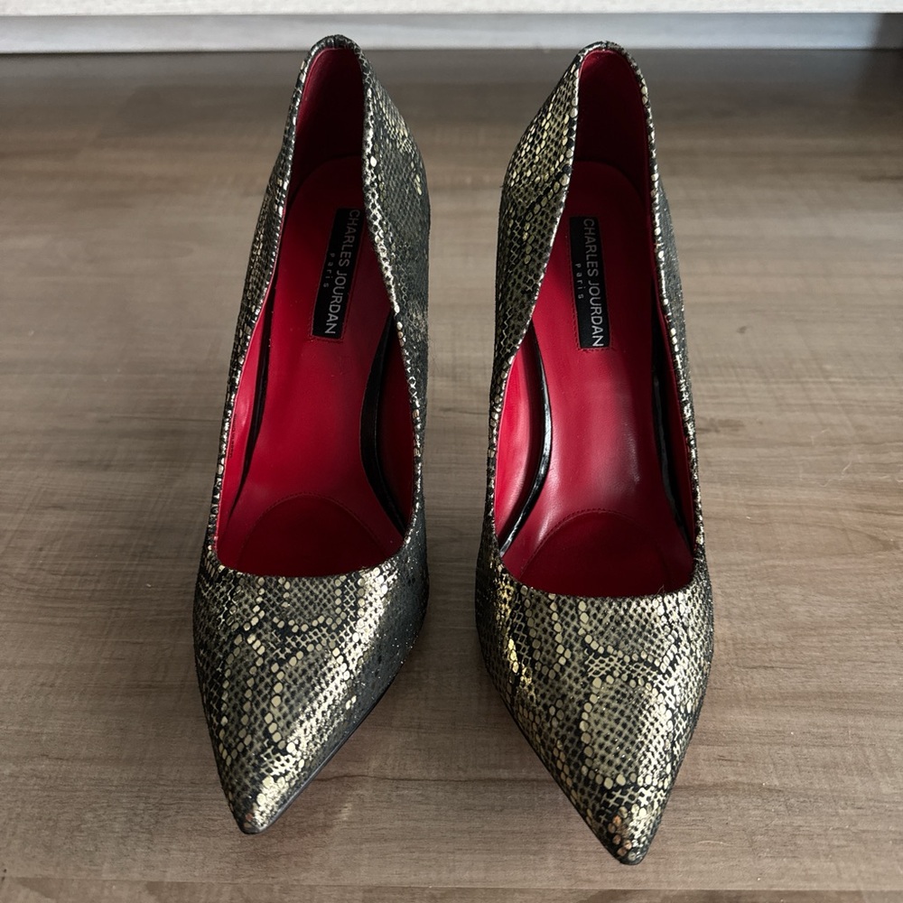 Charles Jourdan Elegant Gold and Black Heels